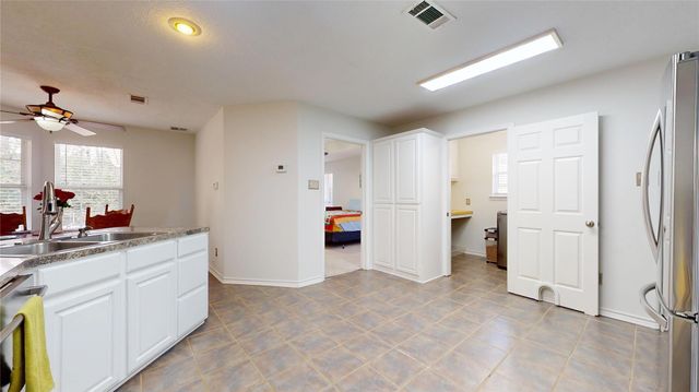 119 Oakdale Drive, Silsbee, TX 77656