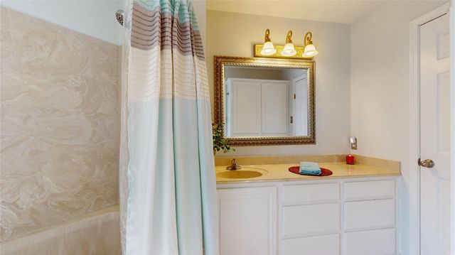 119 Oakdale Drive, Silsbee, TX 77656