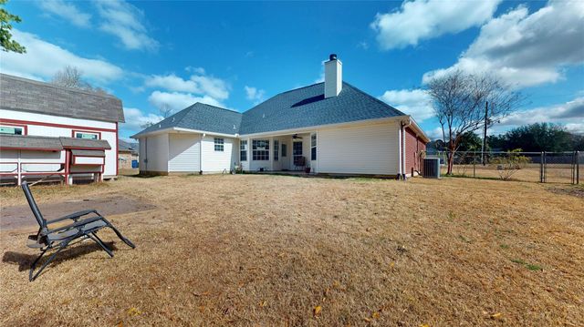 119 Oakdale Drive, Silsbee, TX 77656