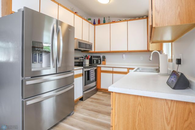 5124 10th Avenue S, Fargo, ND 58103