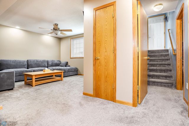 5124 10th Avenue S, Fargo, ND 58103