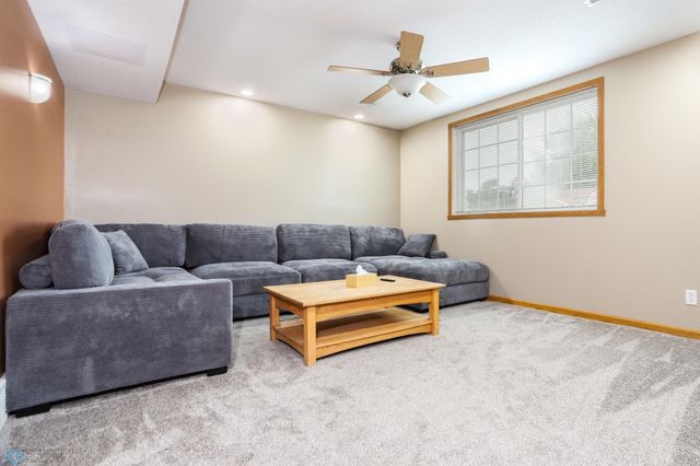 5124 10th Avenue S, Fargo, ND 58103
