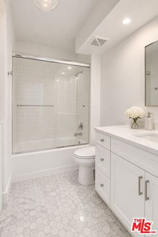 1167 Roxbury Drive 105, Los Angeles, CA 90035