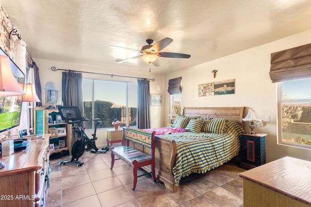 6658 E SADDLEHORN Circle, Hereford, AZ 85615