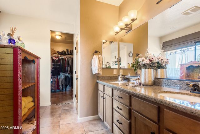 6658 E SADDLEHORN Circle, Hereford, AZ 85615