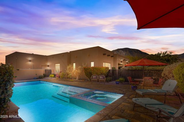 6658 E SADDLEHORN Circle, Hereford, AZ 85615