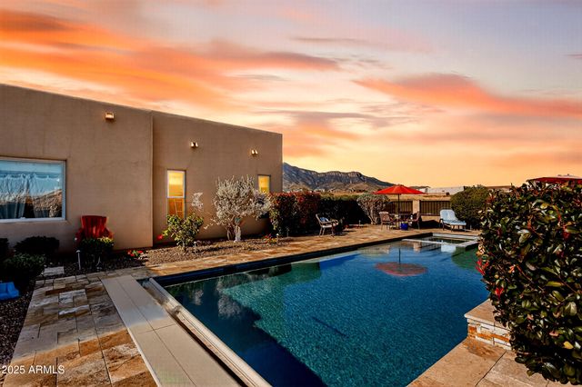 6658 E SADDLEHORN Circle, Hereford, AZ 85615