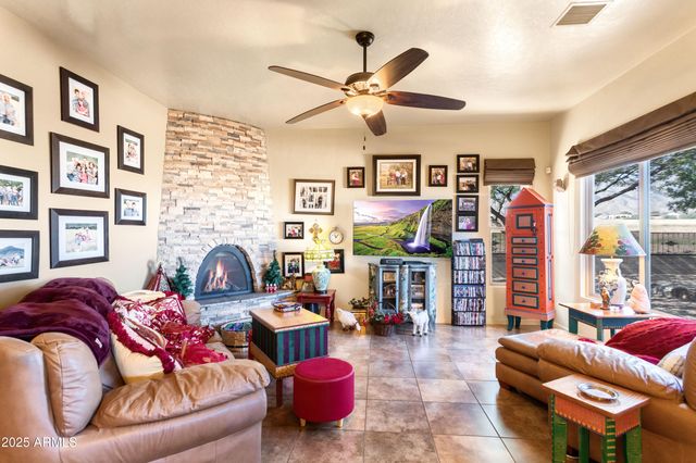 6658 E SADDLEHORN Circle, Hereford, AZ 85615