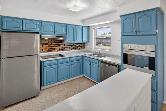 13746 MARTINIQUE DRIVE, Seminole, FL 33776