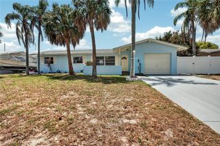 13746 MARTINIQUE DRIVE, Seminole, FL 33776