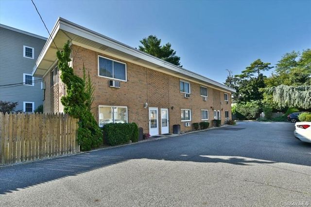 920 Broadway 16, Woodmere, NY 11598
