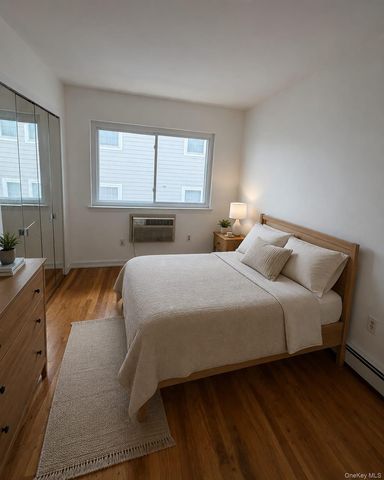 920 Broadway 16, Woodmere, NY 11598