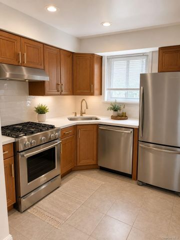 920 Broadway 16, Woodmere, NY 11598