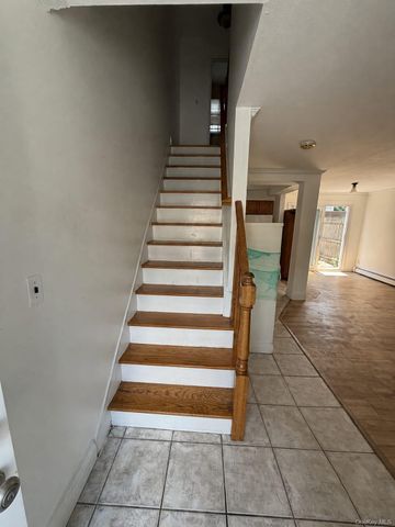920 Broadway 16, Woodmere, NY 11598