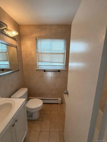 920 Broadway 16, Woodmere, NY 11598