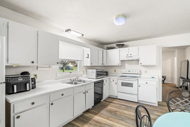 1316 E MAIN ST, Waynesboro, VA 22980