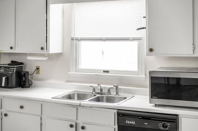 1316 E MAIN ST, Waynesboro, VA 22980