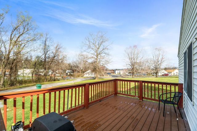 1316 E MAIN ST, Waynesboro, VA 22980