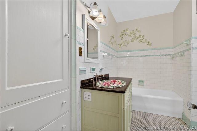 1110 S Cherokee Avenue, Bartlesville, OK 74003