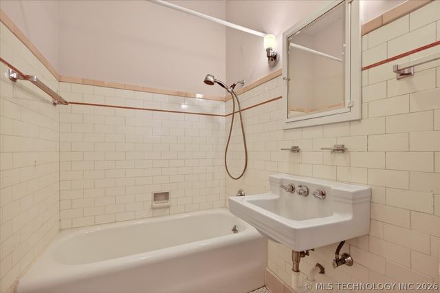 1110 S Cherokee Avenue, Bartlesville, OK 74003