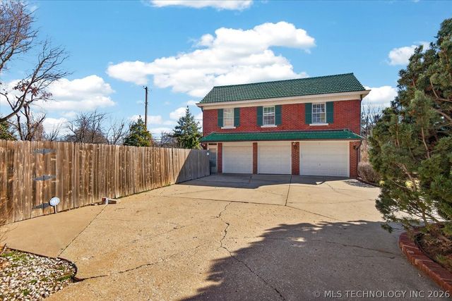 1110 S Cherokee Avenue, Bartlesville, OK 74003