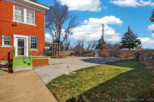 1110 S Cherokee Avenue, Bartlesville, OK 74003