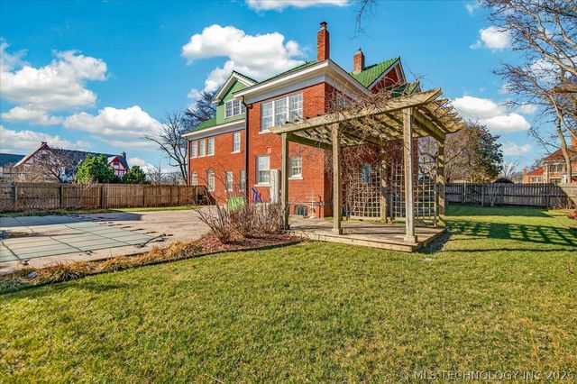 1110 S Cherokee Avenue, Bartlesville, OK 74003