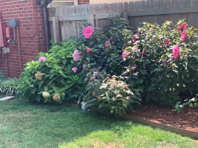 1110 S Cherokee Avenue, Bartlesville, OK 74003