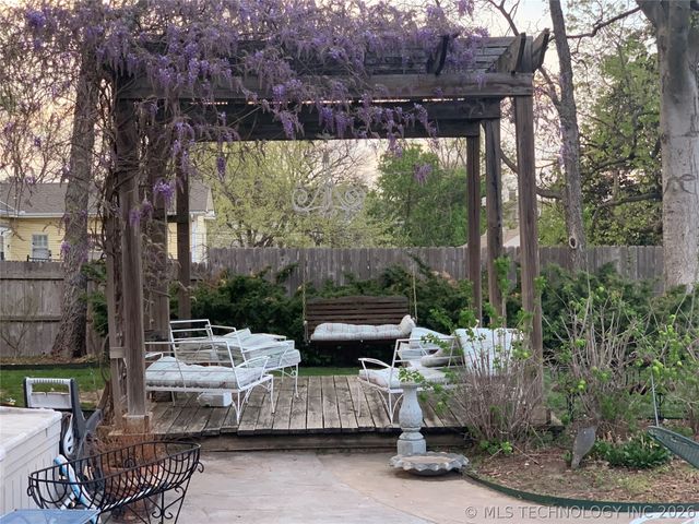 1110 S Cherokee Avenue, Bartlesville, OK 74003