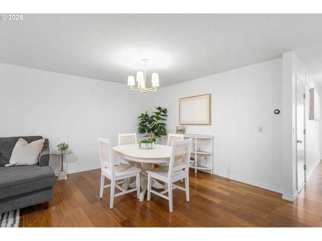 1196 Nw WEYBRIDGE Way, Beaverton, OR 97006