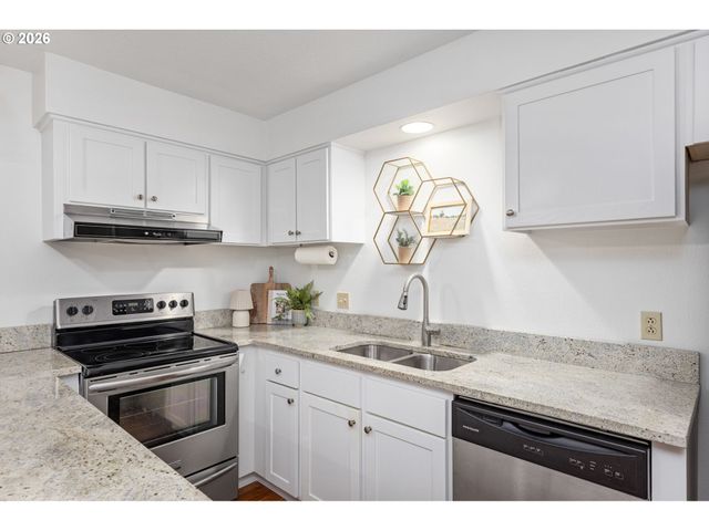 1196 Nw WEYBRIDGE Way, Beaverton, OR 97006