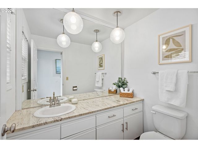 1196 Nw WEYBRIDGE Way, Beaverton, OR 97006