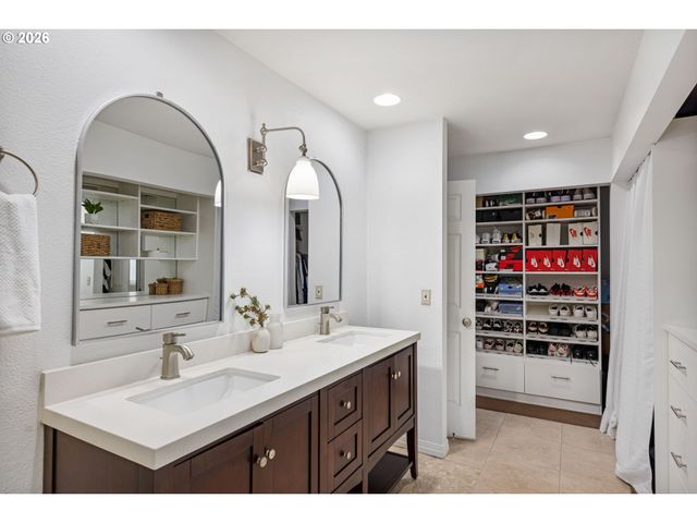 1196 Nw WEYBRIDGE Way, Beaverton, OR 97006