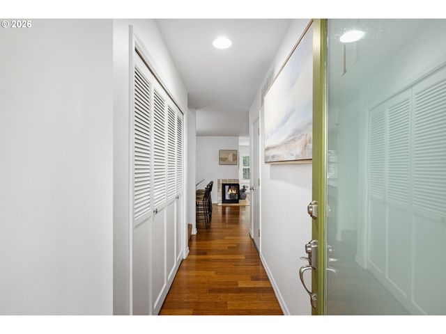 1196 Nw WEYBRIDGE Way, Beaverton, OR 97006