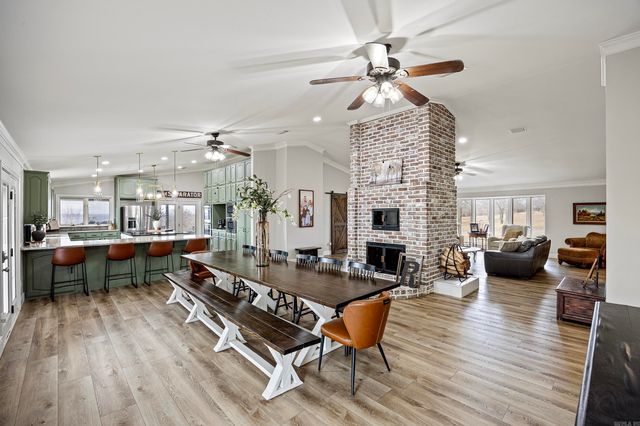 11 Bluff Drive, Russellville, AR 72802