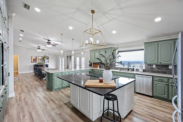 11 Bluff Drive, Russellville, AR 72802