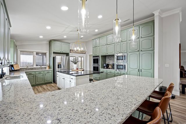 11 Bluff Drive, Russellville, AR 72802