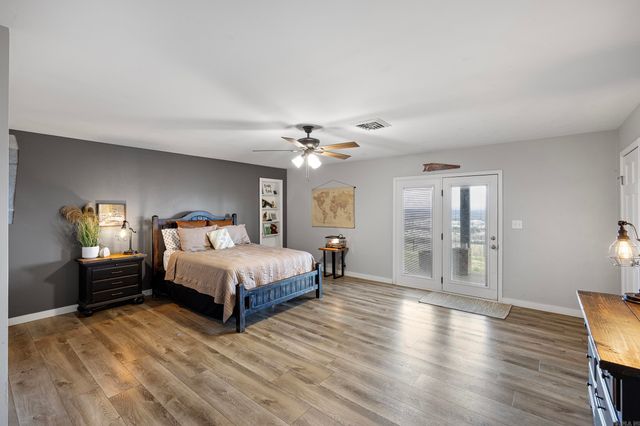 11 Bluff Drive, Russellville, AR 72802