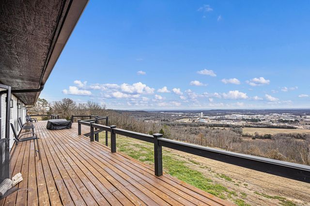 11 Bluff Drive, Russellville, AR 72802