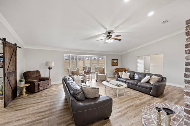 11 Bluff Drive, Russellville, AR 72802