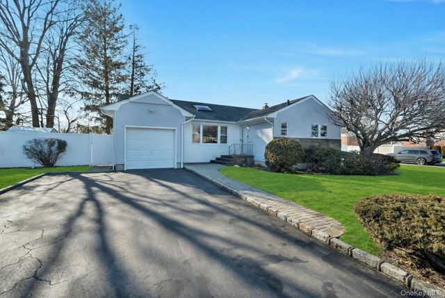 1 Stauber Drive, Plainview, NY 11803