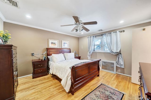 1 Stauber Drive, Plainview, NY 11803