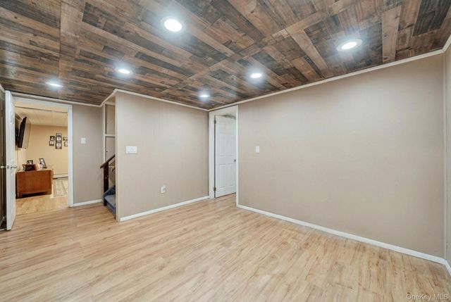 1 Stauber Drive, Plainview, NY 11803