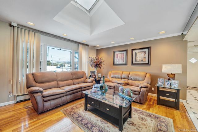 1 Stauber Drive, Plainview, NY 11803