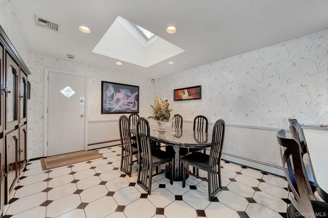 1 Stauber Drive, Plainview, NY 11803