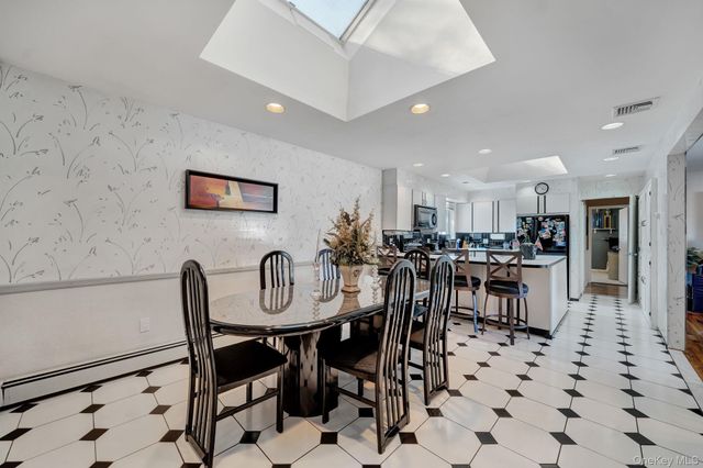 1 Stauber Drive, Plainview, NY 11803