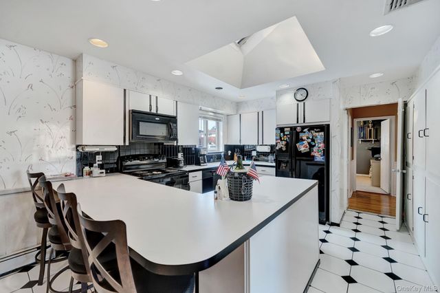 1 Stauber Drive, Plainview, NY 11803