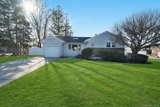 1 Stauber Drive, Plainview, NY 11803