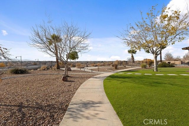 18785 Sahale, Apple Valley, CA 92307