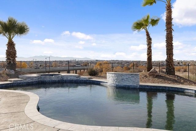 18785 Sahale, Apple Valley, CA 92307